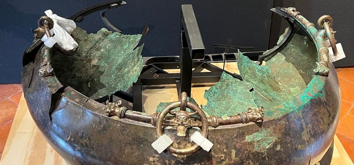 Trésor - « Une Découverte Unique : Le Trésor du Prince de Lavau Révélé à Troyes »