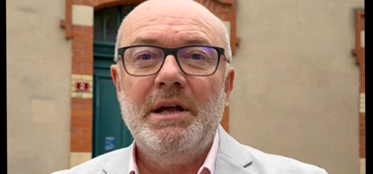 Campagne - Municipales 2026 : « Aimer Les Gens », « Être Vu »… Un Ancien Maire Partage Ses « Tutos » Sur Facebook Pour Réussir Sa Campagne