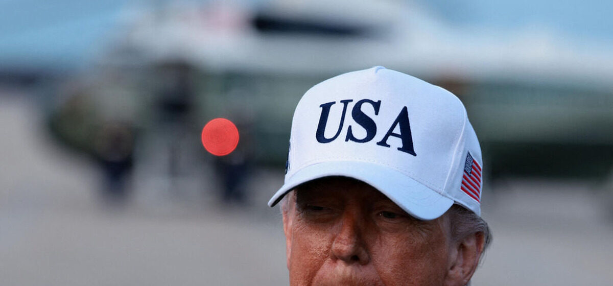 Donald - « f… You ! » : Lors d'une visite d'usine, Donald Trump insulte et fait un doigt d'honneur à un manifestant