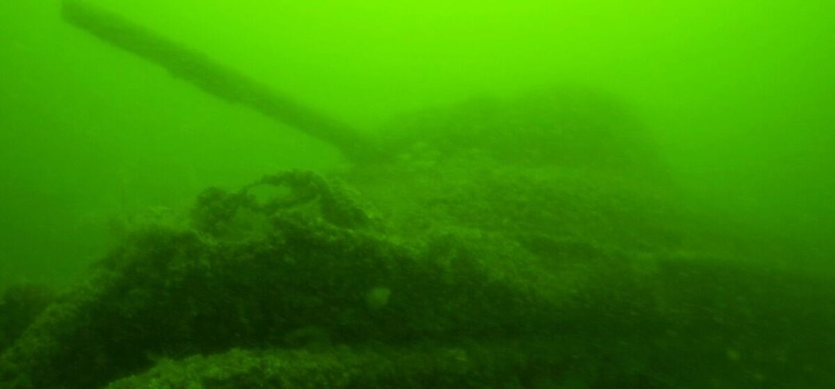 Scandale - « C'est Juste Un Scandale » : Des Centaines D'Épaves Toxiques Menacent L'Environnement En Manche