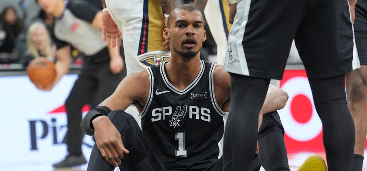 Wembanyama - NBA : Double-double et quelques éclairs pour Wembanyama, mais Zion Williamson trop puissant, les Spurs s'inclinent face aux Pelicans