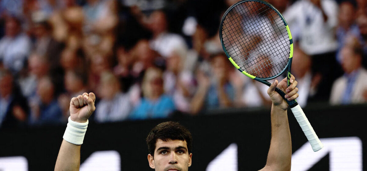 Alcaraz - Tennis : Après 5h30 de combat contre Alexander Zverev, Carlos Alcaraz atteint sa première finale à l'Open d'Australie