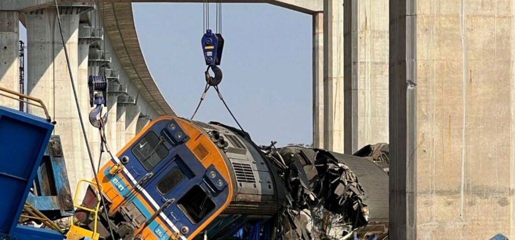 Grue - Au Moins 28 Morts Après L'Effondrement D'une Grue Sur Un Train En Thaïlande