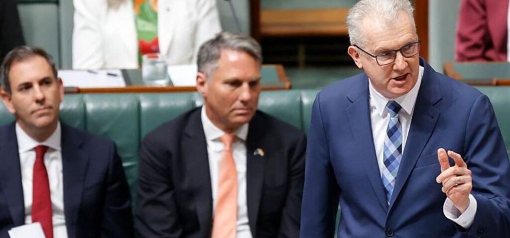 contrôles - Le Parlement australien vote pour des contrôles d'armes renforcés après la fusillade de Bondi