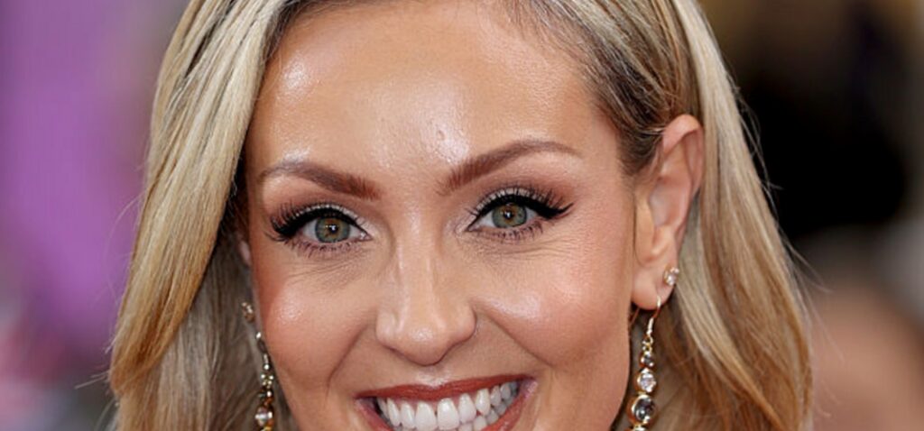 danser - Amy Dowden de Strictly révèle comment danser dans son salon l'a aidée à surmonter la chimiothérapie