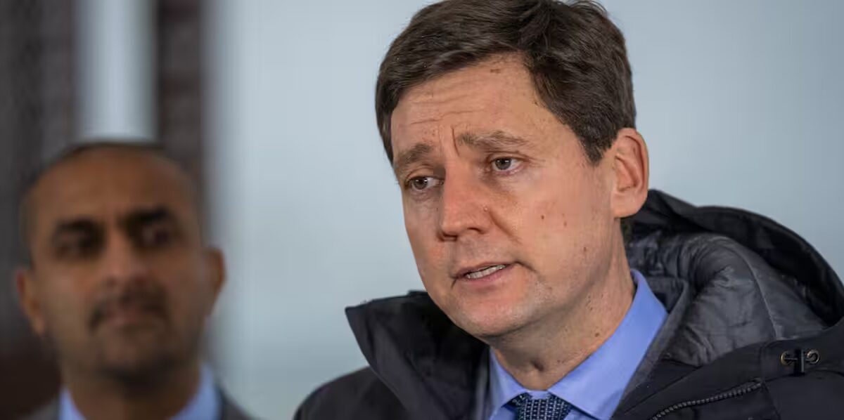 raffinerie - Le Premier de la Colombie-Britannique propose une raffinerie financée par des fonds publics plutôt qu'un pipeline. Est-ce réaliste ?