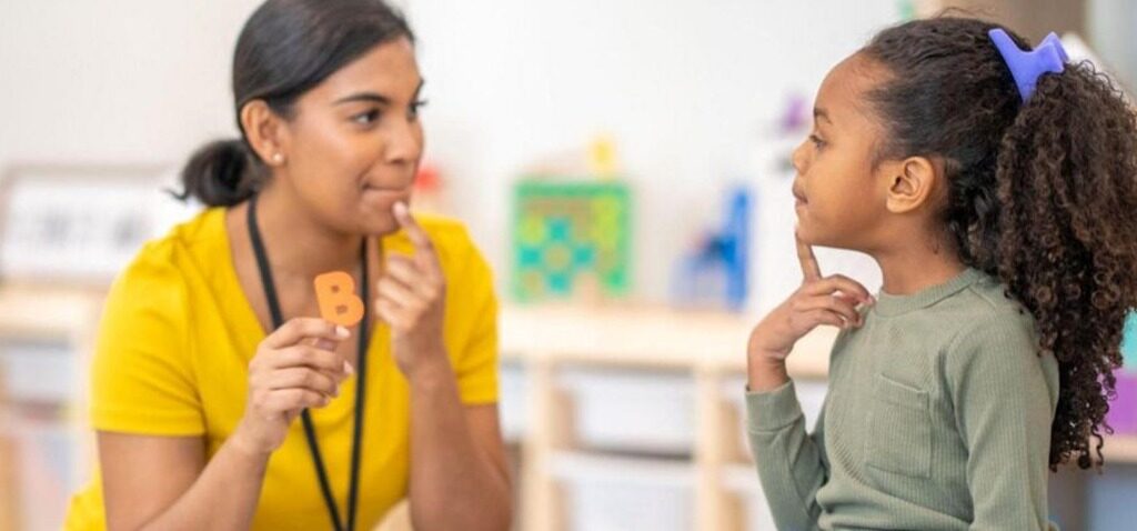 enfants - Des milliers d'enfants confrontés à des délais 'catastrophiques' pour les soins communautaires du NHS