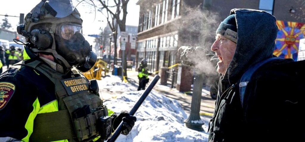 administration - Trump déclare que son administration "examine tout"