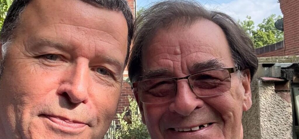 père - Rencontre avec mon père : la quête de 50 ans d'un pop star pour retrouver son père biologique