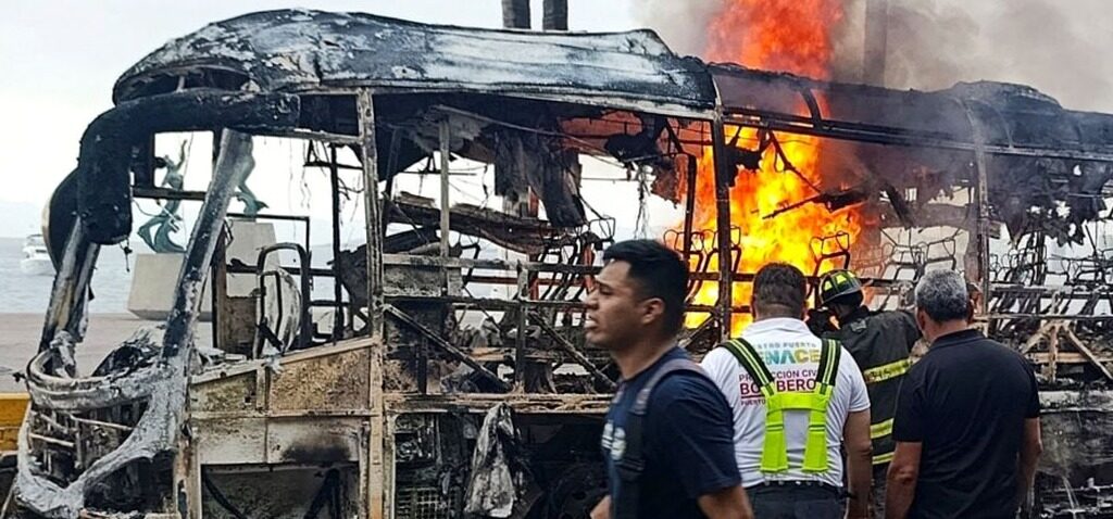 cartel - Des hommes de main du cartel déclenchent la violence après la mort d'un grand seigneur de la drogue au Mexique