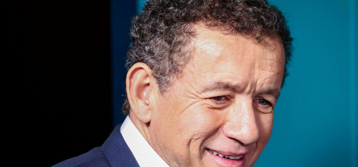 Johnny - « Johnny Biloute » : Dany Boon va tourner sa première série avec Netflix, un hommage à Johnny Hallyday