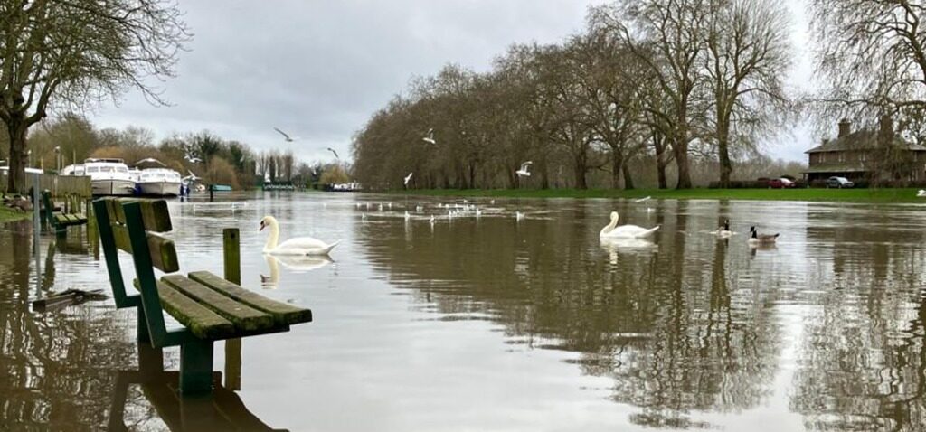 inondation - Des dizaines d'avertissements d'inondation en Angleterre après des jours de pluie incessante
