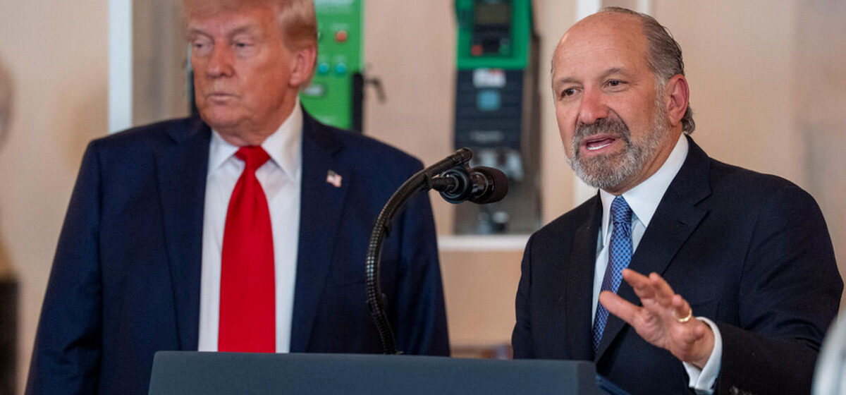 Commerce - Donald Trump « soutient totalement » son ministre du Commerce accusé d'avoir menti sur ses liens avec Jeffrey Epstein