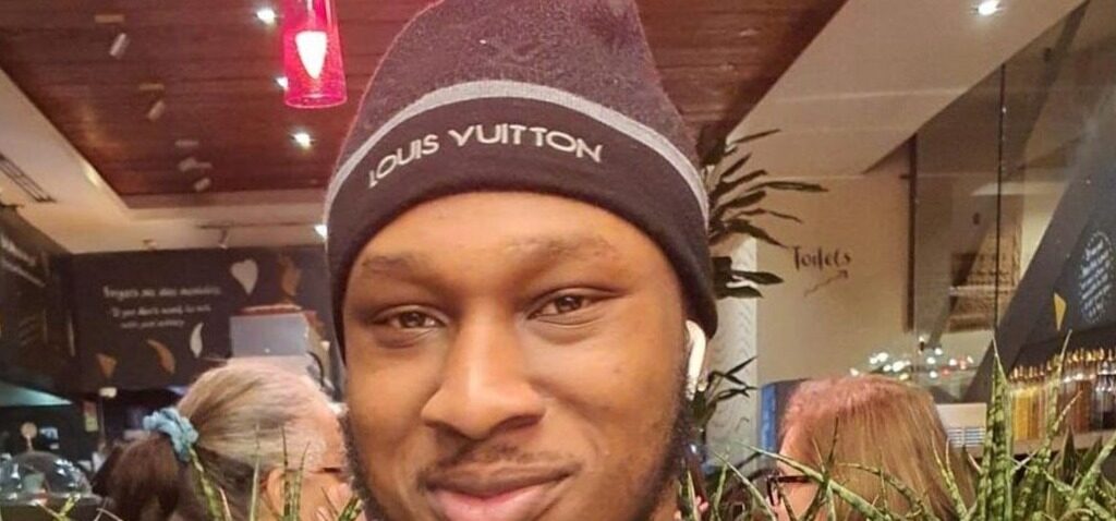 Étudiant - Étudiant décédé après une agression au couteau près du campus identifié