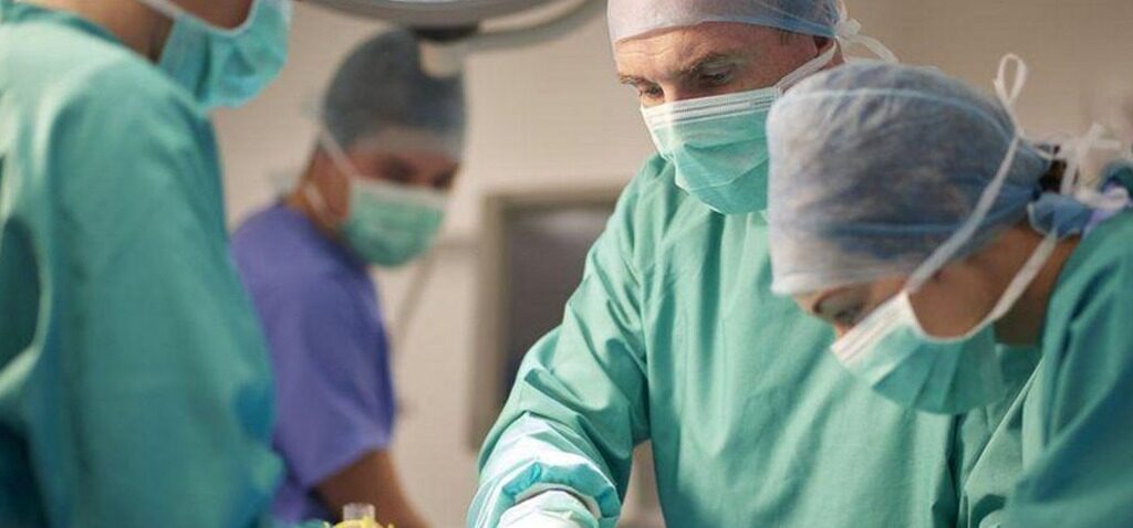 attente - Liste d'attente du NHS au plus bas depuis trois ans