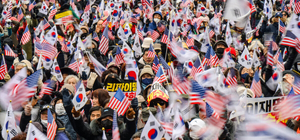 président - « J'espère qu'il ne sera pas condamné à mort » : En Corée du Sud, la longue veillée des partisans du président déchu