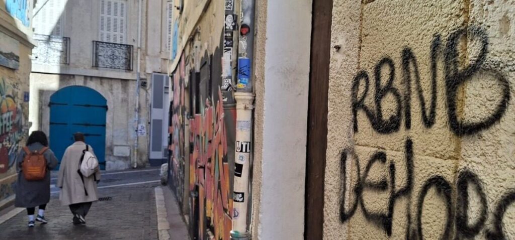 Airbnb - Des loueurs illégaux d’Airbnb à Marseille condamnés à des amendes nettement inférieures aux demandes de la ville