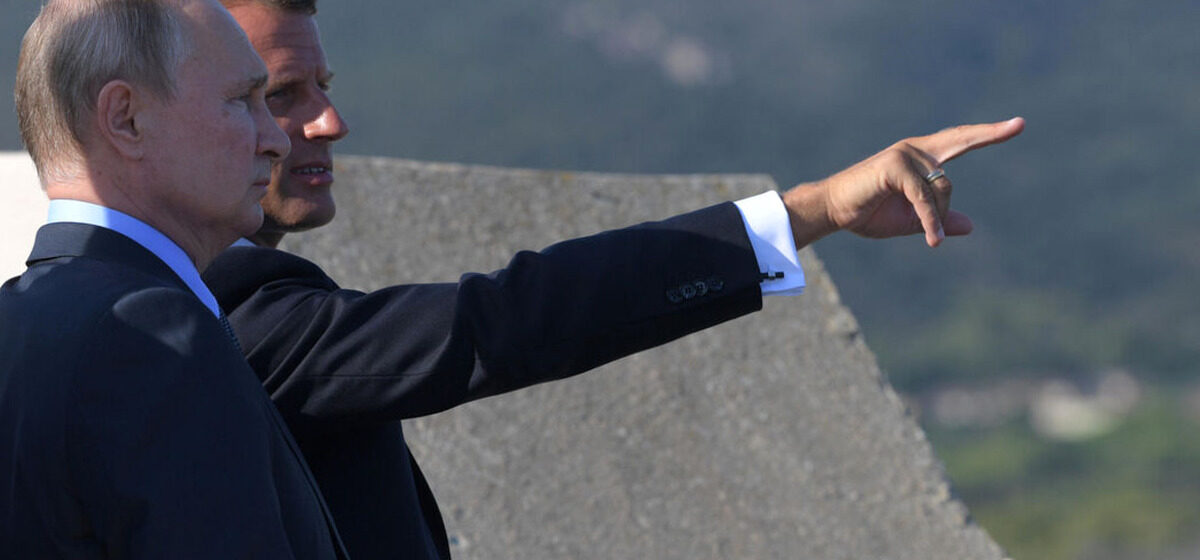 Macron - Poutine prêt à échanger au téléphone avec Macron pour une discussion « sérieuse », affirme Moscou