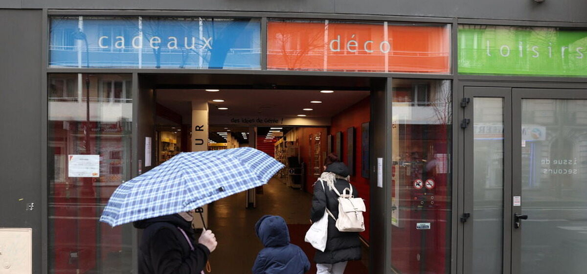 Gifi - Paris : Un homme vole la caisse d'un Gifi, le responsable le rattrape et le poignarde dans la rue.