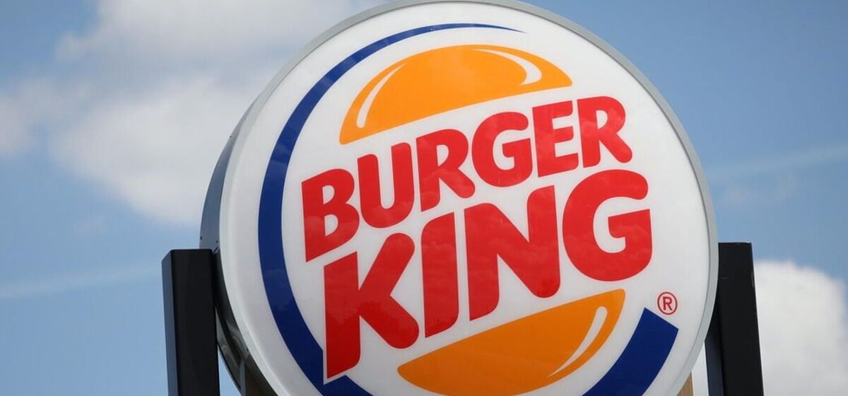 Burger - Calais : Une centaine de personnes réclament « justice » après le suicide d'une salariée de Burger King