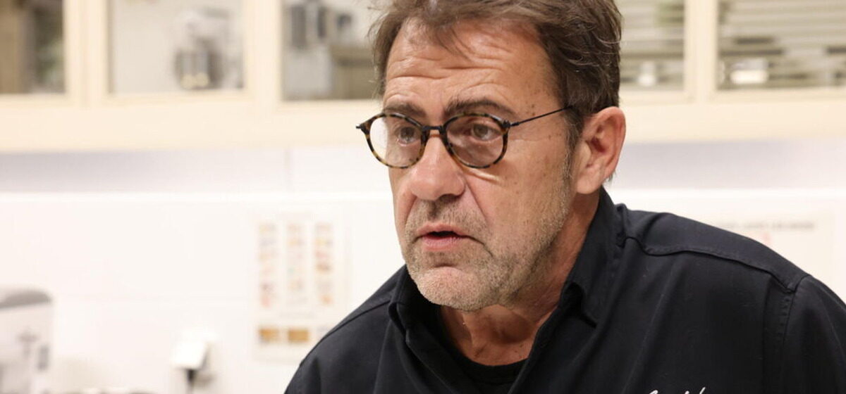 Repas - Le Chef Michel Sarran Critique, Photo à l’appui, un Repas Servi dans une École Parisienne : la Mairie Dénonce une Image Incomplète