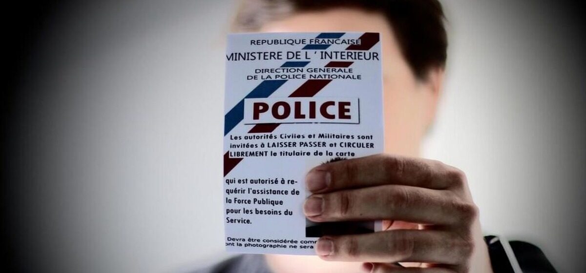 Banquier - Sms, Faux Banquier et Faux Policier : Comment Une Septuagénaire Perd Un Million D’euros En Deux Jours ?