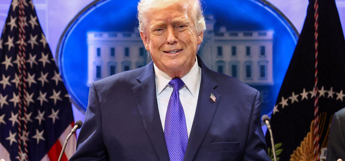 Trump - Un Téléspectateur Se Fait Passer Pour Donald Trump En Direct à La Télé Américaine Et Critique La Cour Suprême