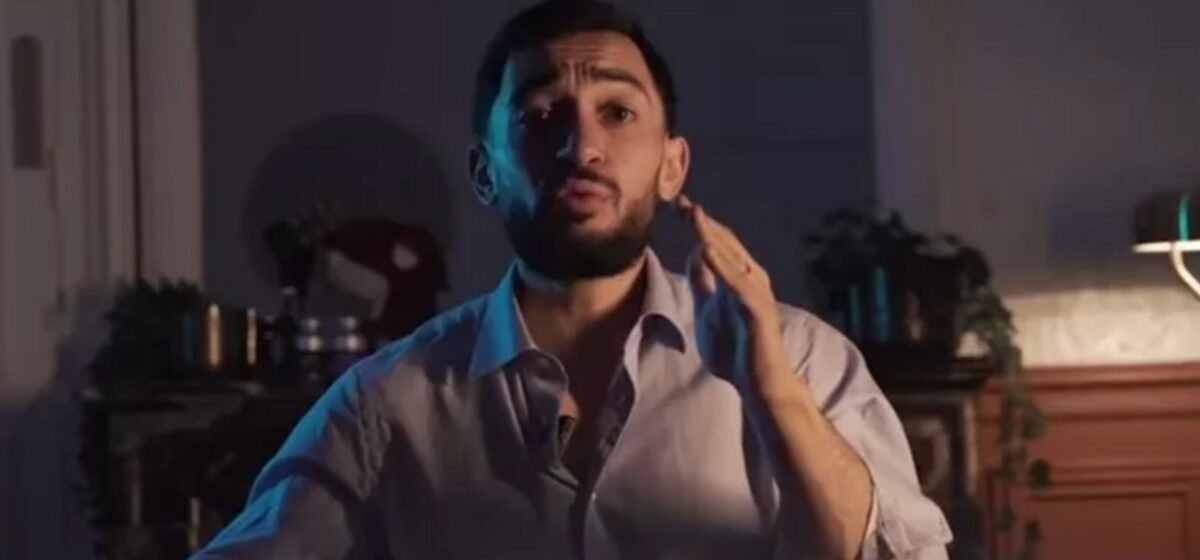 podcast - « Épidémie d’homosexualité » : L’Arcom examine le podcast masculiniste « 10 000 Pas » du « Raptor »