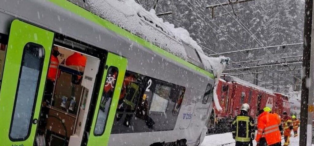 train - Cinq blessés dans le déraillement d'un train suisse sous une forte neige