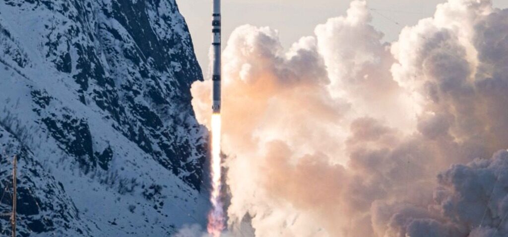 compétition - La compétition spatiale orbitale s'intensifie dans le Nord arctique