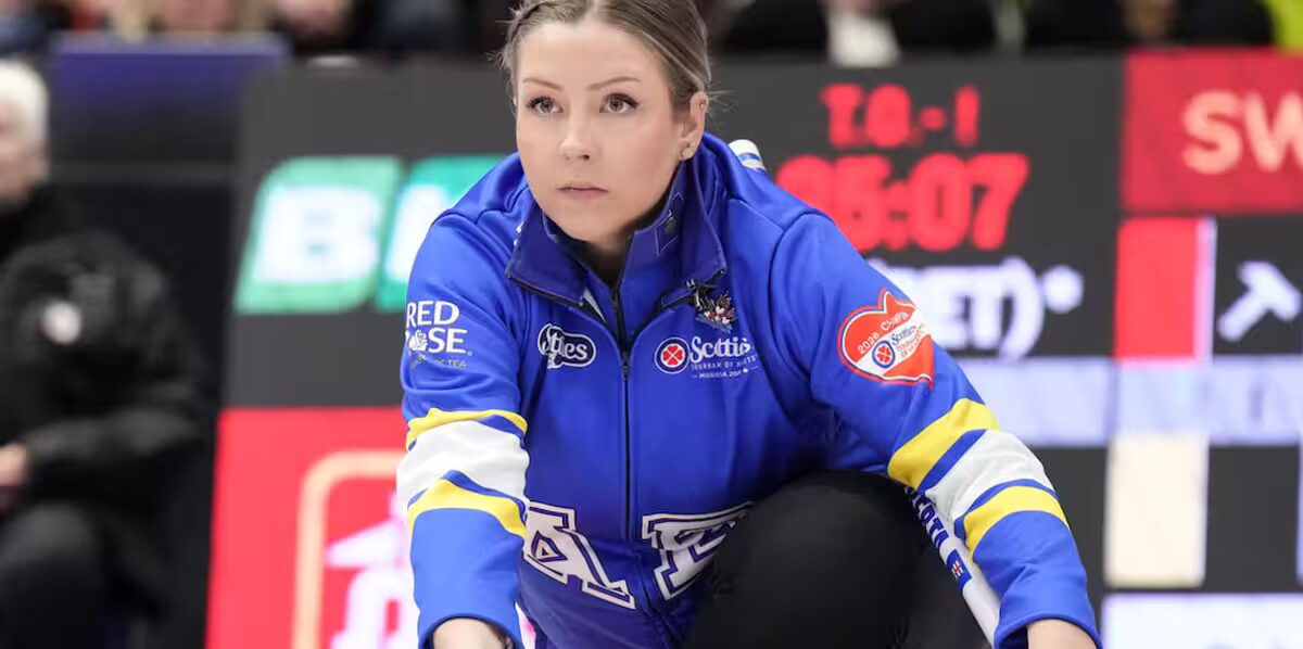 Selena - Selena Sturmay de l'Alberta en route vers les demi-finales du Tournoi des Cœurs Scotties