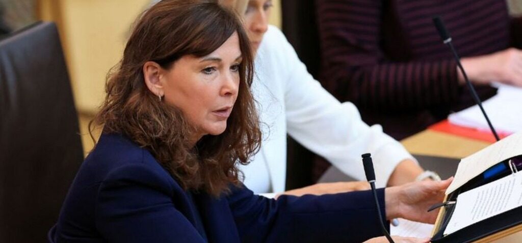 responsable - Le principal responsable juridique de l'Écosse n'envisage pas de poste suite au mémo de Murrell