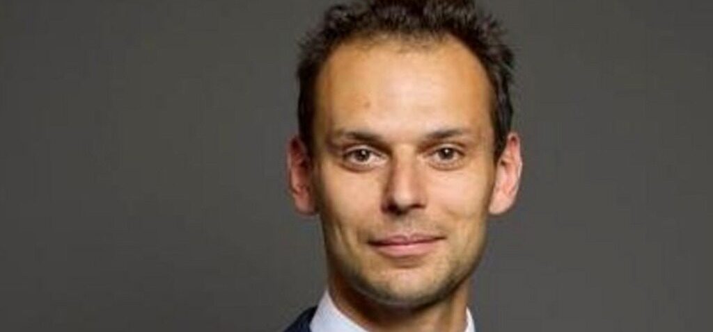 ministre - Le ministre a utilisé une société de relations publiques pour enquêter sur les sources des journalistes