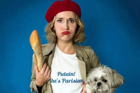 Week-end de Pâques à Paris : œufs décorés et lapins en chocolat devant la tour Eiffel au printemps