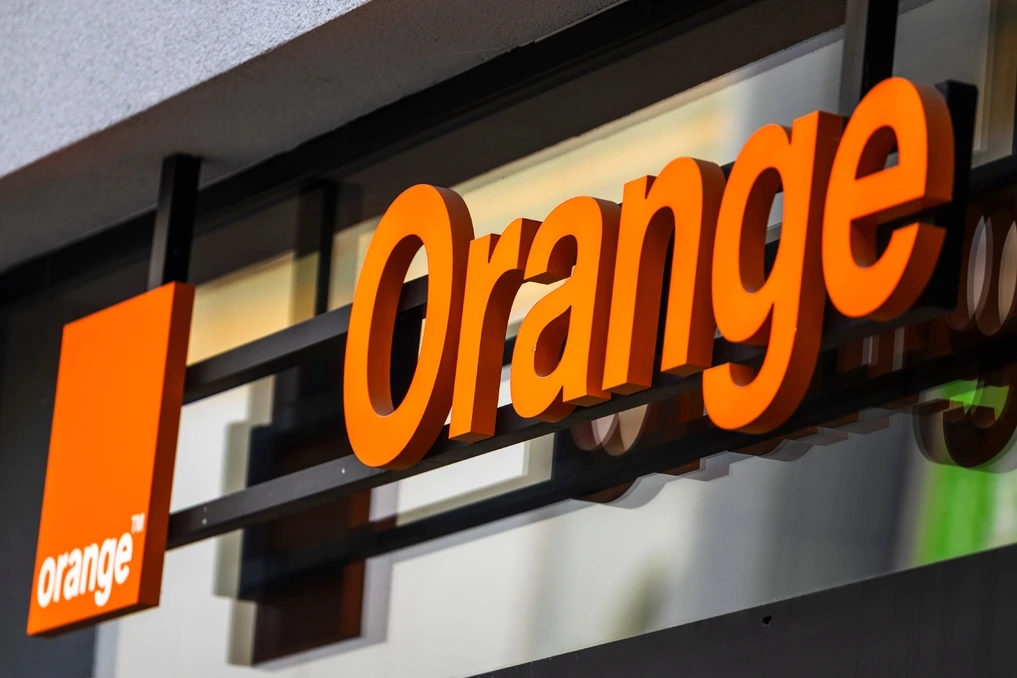 Application Orange sur smartphone affichant le suivi en temps réel de l’arrivée du technicien fibre
