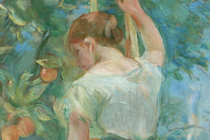 Chefs-d’œuvre exposés gratuitement chez Christie’s à Paris, visiteurs regardant des tableaux dans une salle lumineuse