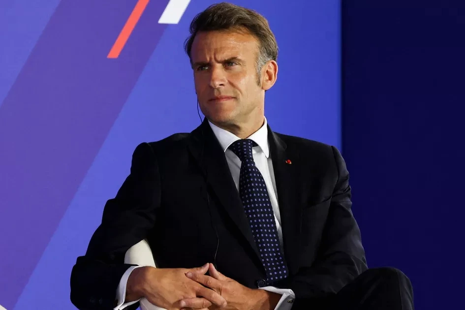 Donald Trump entouré d’agents du Secret Service, évacué d’une salle lors du dîner des correspondants à Washington