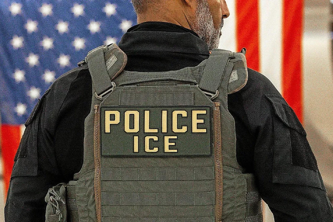 Une Nantaise de 86 ans assise derrière une vitre dans un centre de rétention de l’ICE aux États-Unis