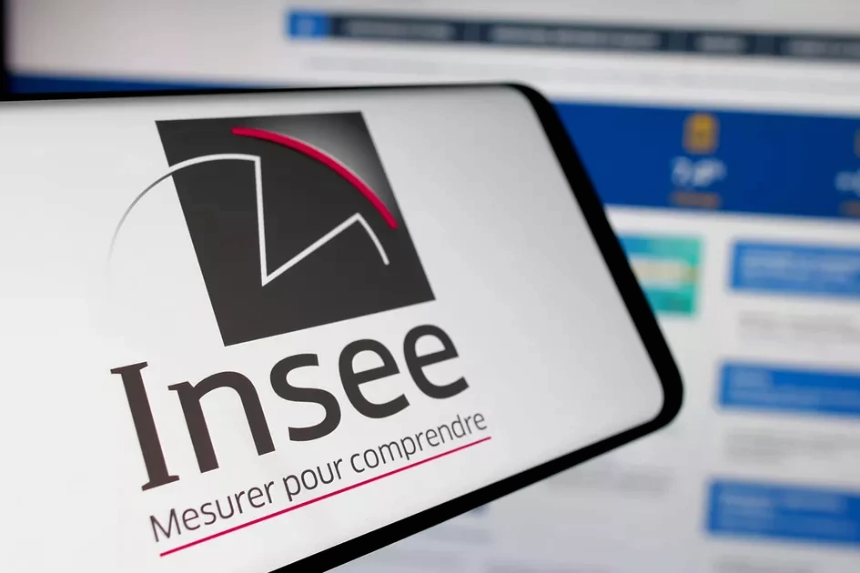 Graphique de l’Insee montrant la projection de population en France jusqu’en 2070 (65,9 millions)